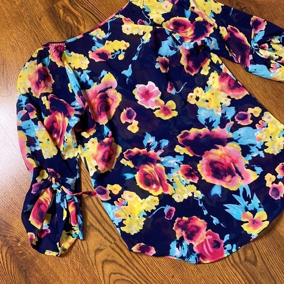 ππ Vibrant Floral Blouse ππ DreamDoll Boutique ππ - Picture 5 of 13